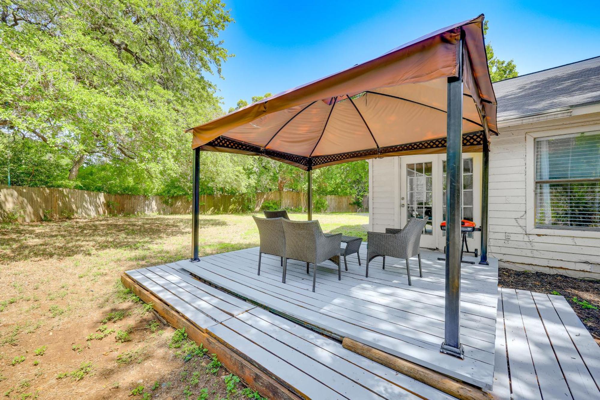 Spacious San Antonio Home Google Fiber, Game Room Bagian luar foto