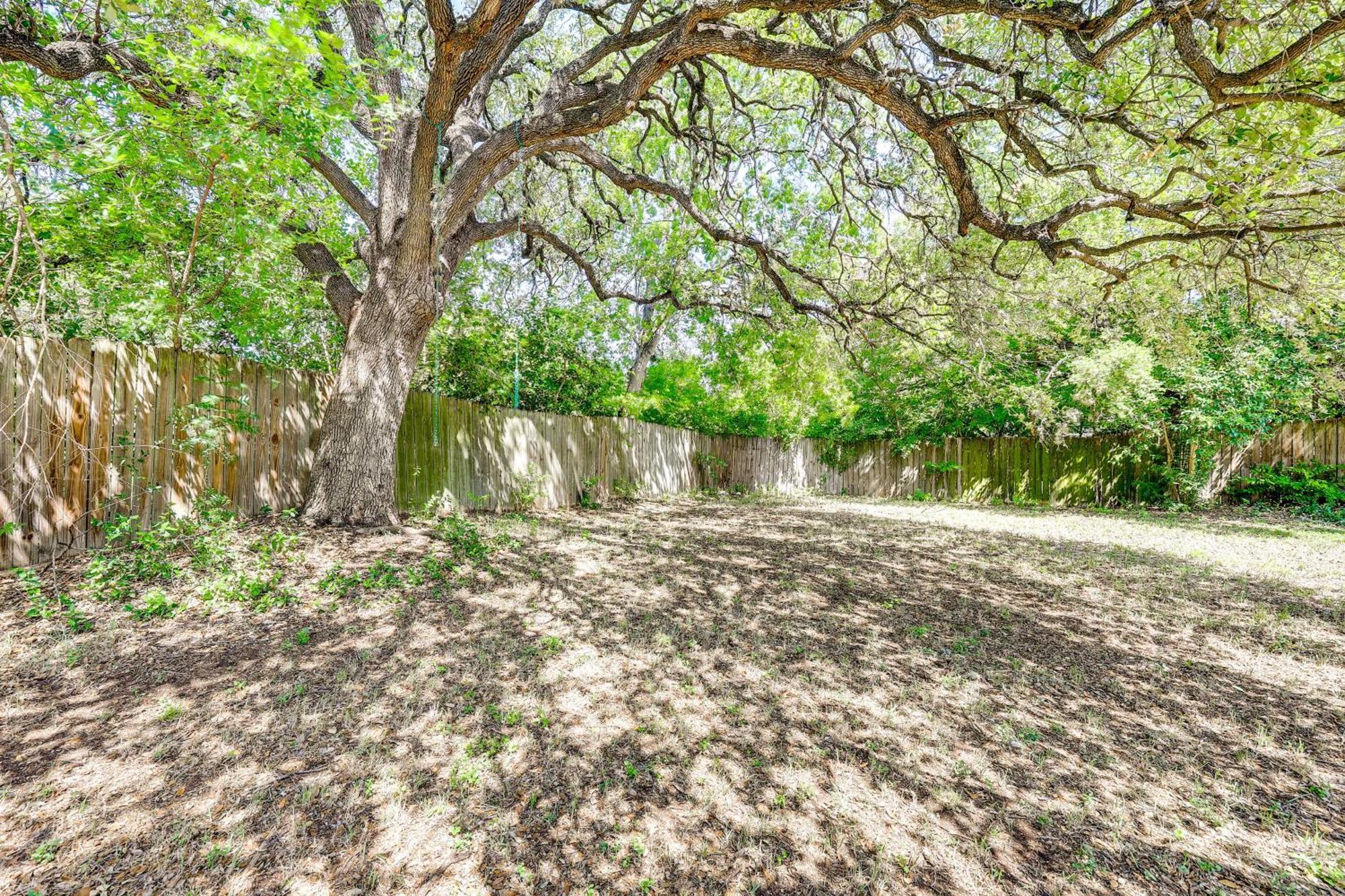 Spacious San Antonio Home Google Fiber, Game Room Bagian luar foto