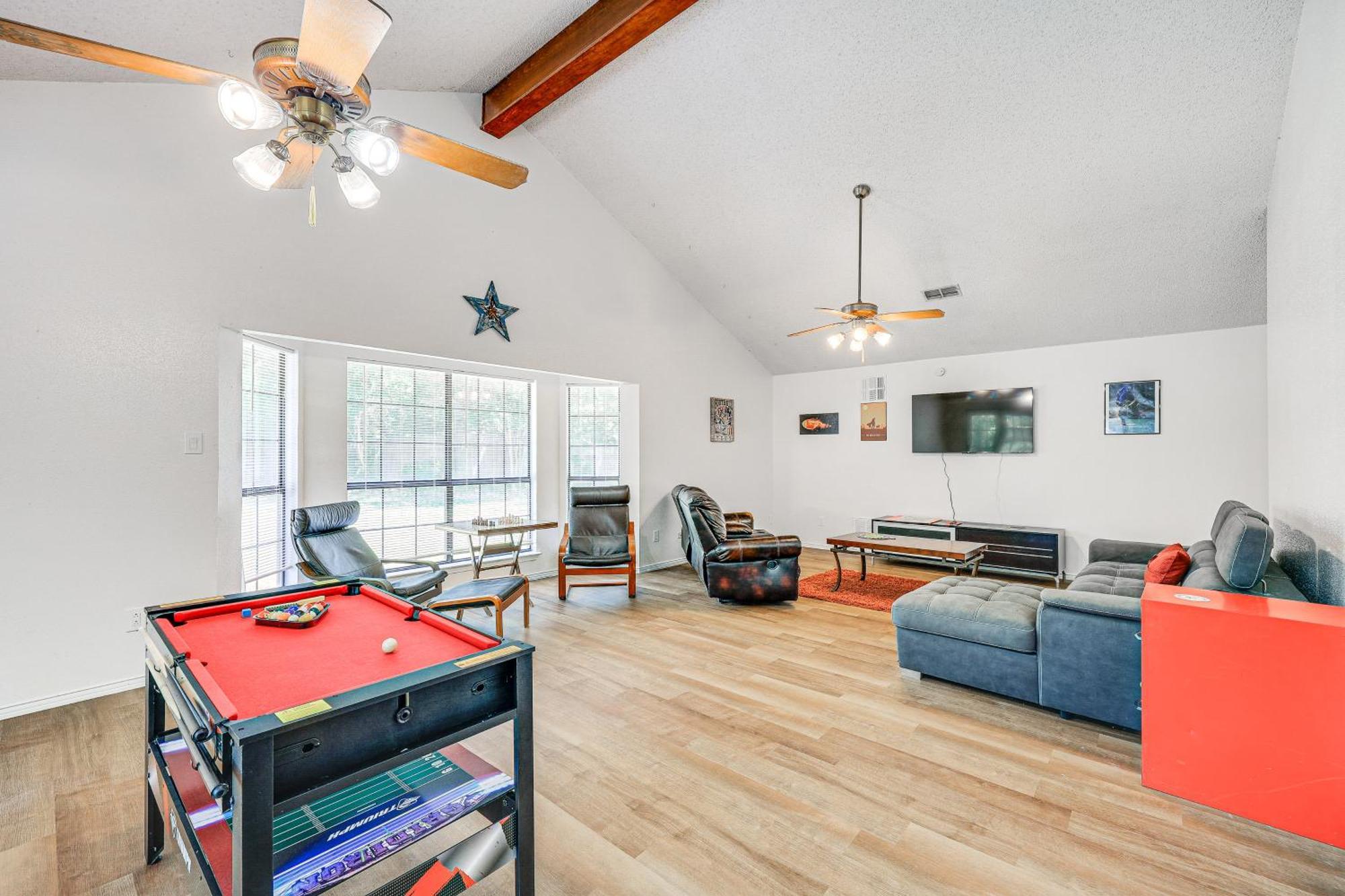 Spacious San Antonio Home Google Fiber, Game Room Bagian luar foto