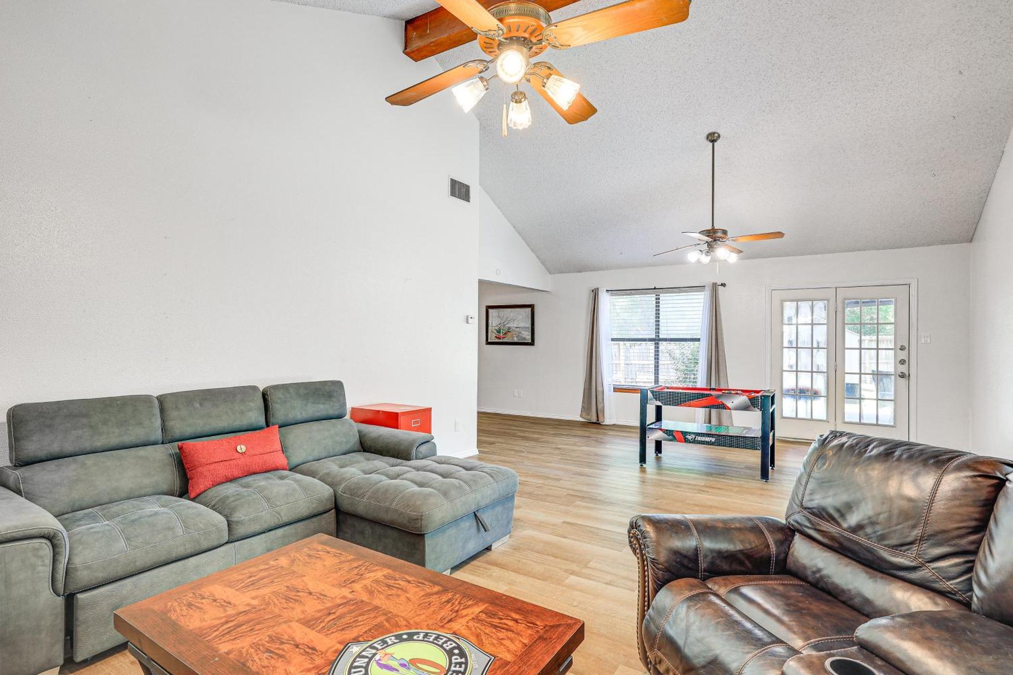 Spacious San Antonio Home Google Fiber, Game Room Bagian luar foto